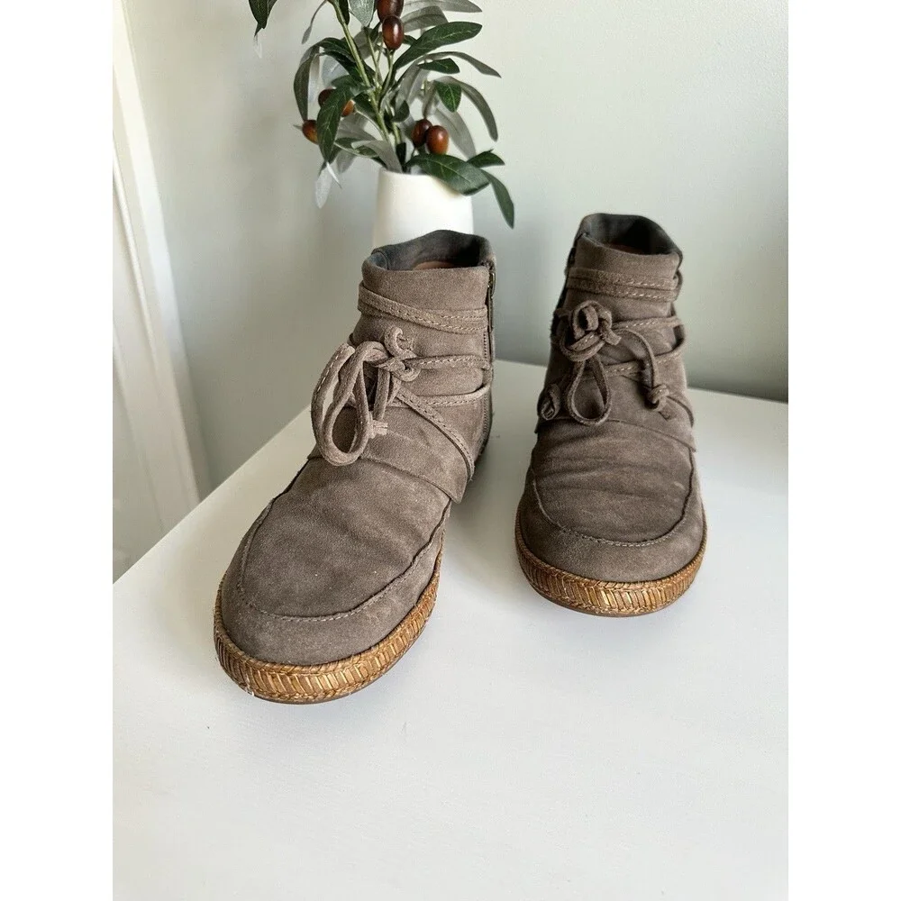 UGG Elora Women's 7.5 Grey Suede Wrap Lace Ankle Boots Side Zip 1019129 - Picture 2 of 11